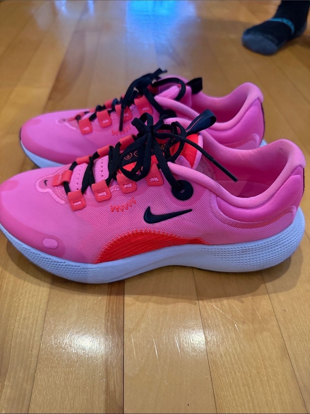 Nike Kids Pink and Black Low-Top Sneakers